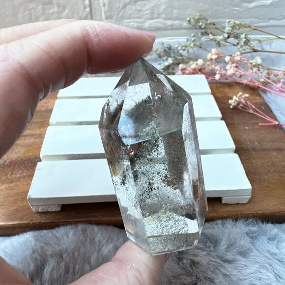 Gorgeous Small Garden Quartz Polished Point - Picture 8 of 10